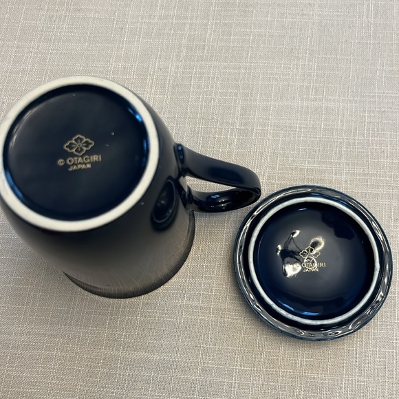 Vintage navy and gold unicorn mug - Picture 3 of 4